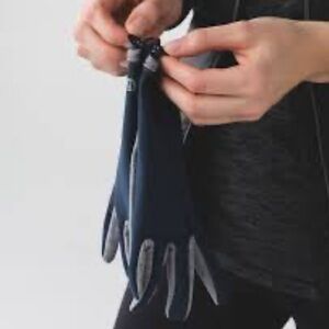 Lululemon Athletica Navy and Gray Gloves